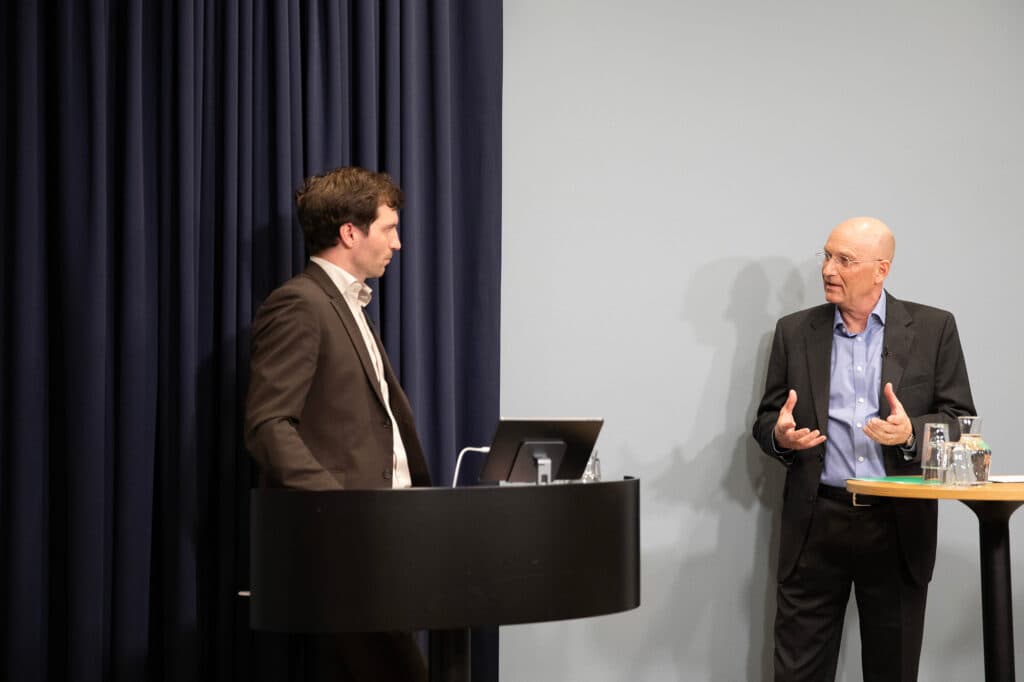 Jonas Klarin och Sveriges Natoambassadör Jan Knutsson